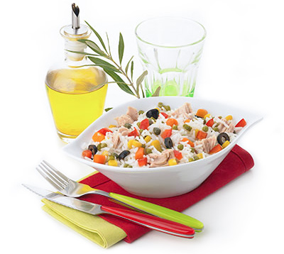 Ein leckerer bunter Salat mit köstlichem Mixgemüse!