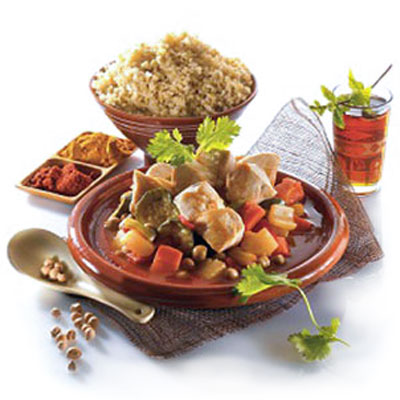Für marokkanische Köche ist Hühnchen-Couscous das Beste von allen. Die vielen Gewürze und das zarte Gemüse verleihen dem Fleisch den von Kennern geschätzten unnachahmlichen Geschmack!